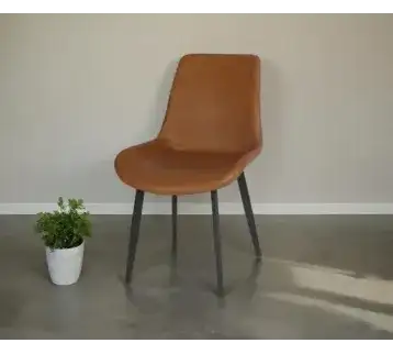 Modern brown chair with leather seat for rent | Estajer