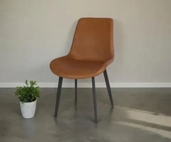 Modern brown chair with leather seat - Main image for rent | Estajer