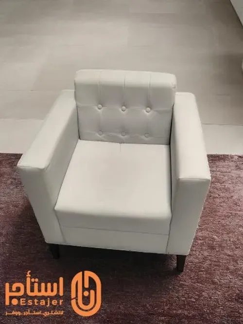كنب مفرد من القماش الأبيض مع ظهر مبطن بالأزرار3