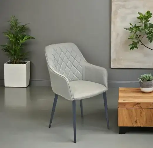 Modern light gray chair with diamond-tufted back - Main image for rent | Estajer