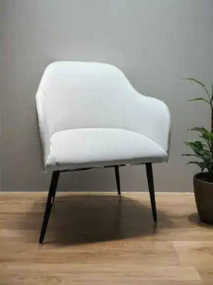 Elegant modern white chair with sturdy metal legs - Image 3 for rent | Estajer