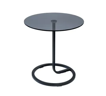 طاولة جانبية "متـمـر" سوداءTRBBG – تصميم عصري أنيق لتأجير الأثاث والديكور للإيجار | استأجر