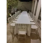 طقم استقبال فرنسي فاخر – طاولة مستطيلة مع 8 كراسي أكريليك بتصميم ملكي للإيجار | استأجر