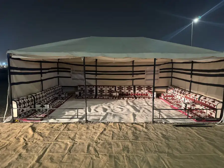 خيام بيت شعر.أسود و أبيض - الصورة الرئيسية للإيجار | استأجر