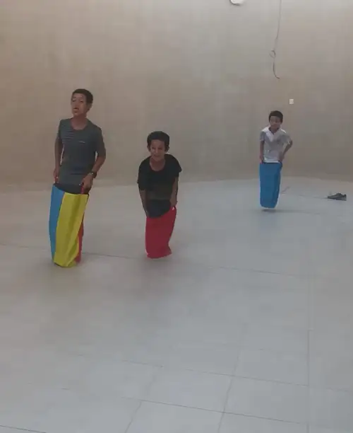 Colorful Jumping Sacks Game – Group Competitions 83 - Image 4 for rent | Estajer