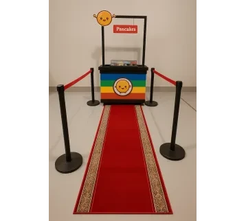 ستيشن ميني بان كيك – رقم المنتج 0145 | مع الستيشن الخشبي والحواجز للإيجار | استأجر