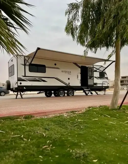 Rent a 32-foot caravan3