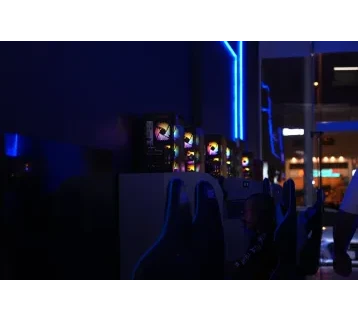 صالة رياضات الكترونية للإيجار | استأجر