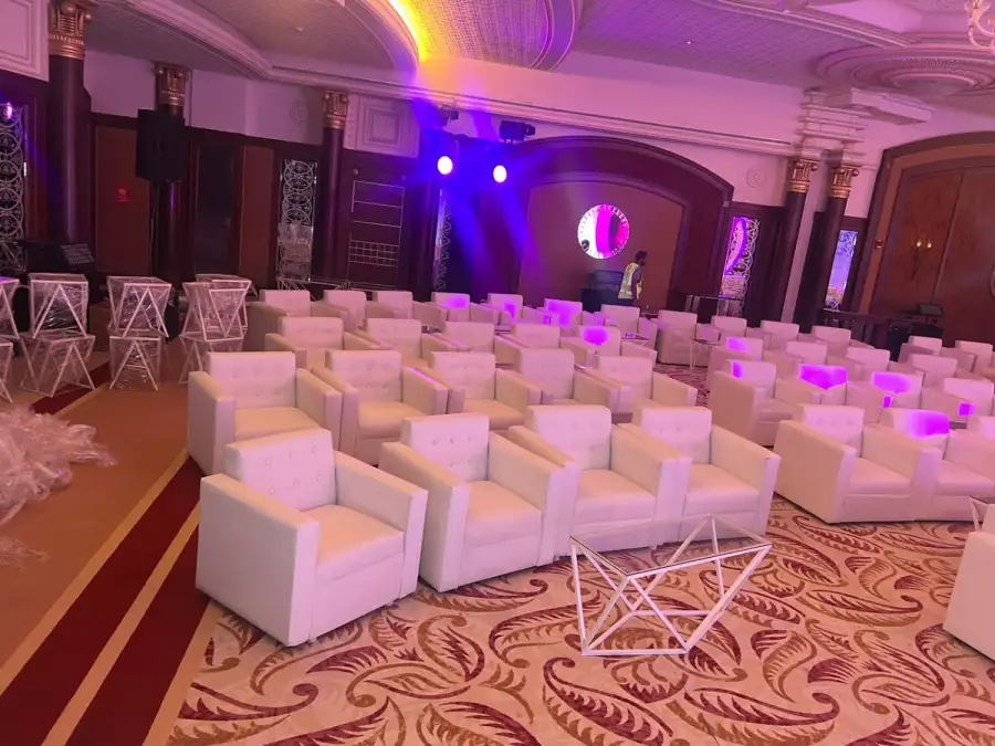 كنب جلد فخم  - الصورة الرئيسية للإيجار | استأجر