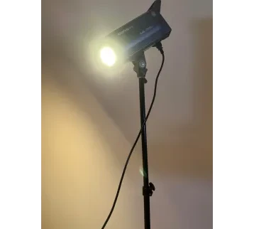 ضوء LED ثنائي اللون NiceFoto LA-2000A بقوة 200 وا للإيجار | استأجر