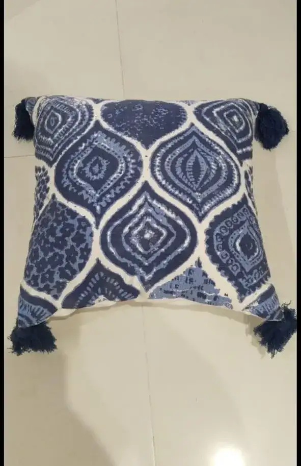 وسادة – ديكور سينمائي - الصورة الرئيسية للإيجار | استأجر