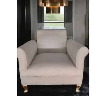 كنب كبير مبطن بقماش فاخر مثالي للاستخدام في الفعاليات والحفلات والمكاتب للإيجار | استأجر