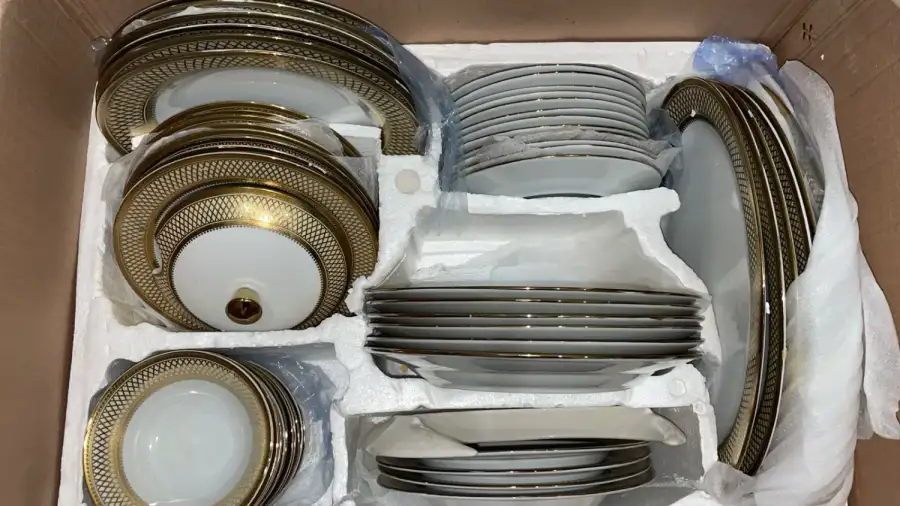 Complete Dinner Set – Film Production Props - Main image for rent | Estajer