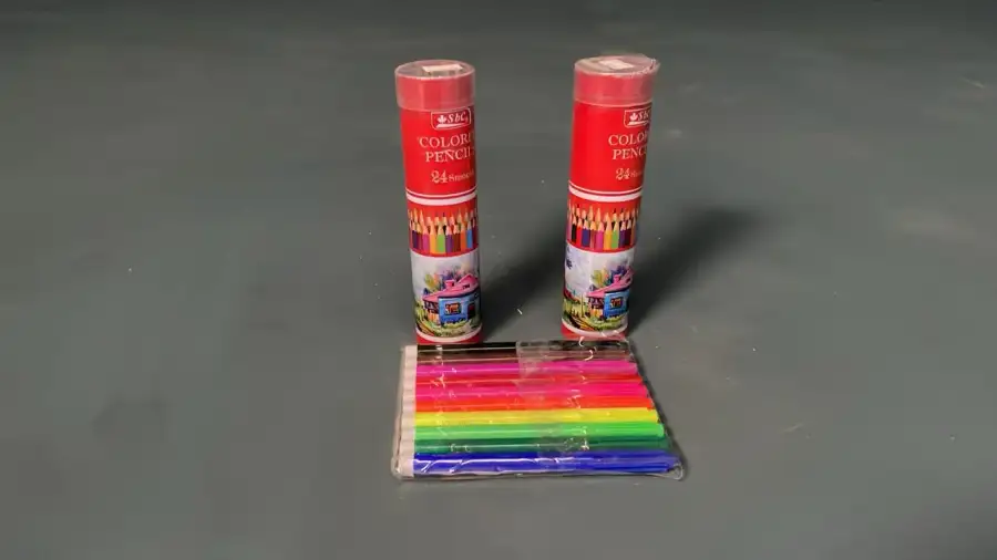 طقم ألوان خشبية – بروبس سينمائي  - الصورة الرئيسية للإيجار | استأجر