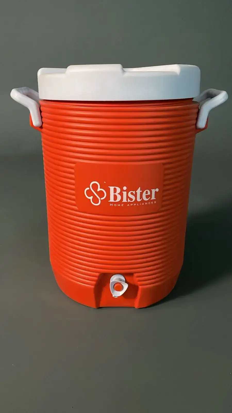 مطارة ماء كبيرة – بروبس (Props) سينمائية - الصورة الرئيسية للإيجار | استأجر