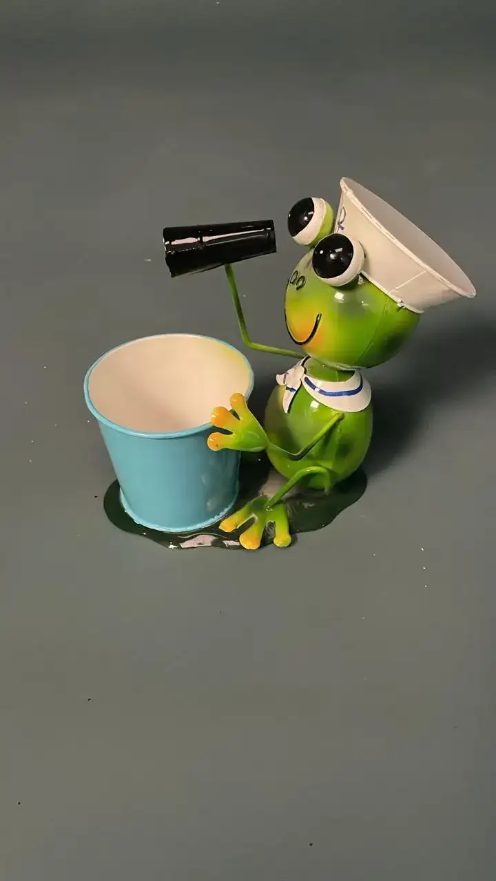قطعة ديكور حديثة على شكل ضفدع (بروبس سينمائي) - الصورة الرئيسية للإيجار | استأجر