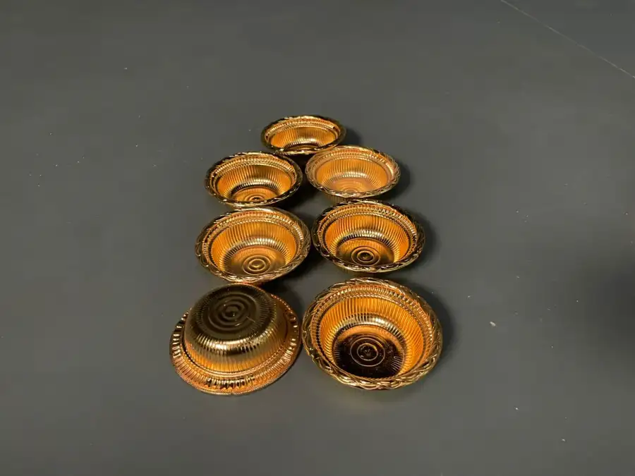 Set of Small Golden Date Dishes – Prop filming  - Main image for rent | Estajer