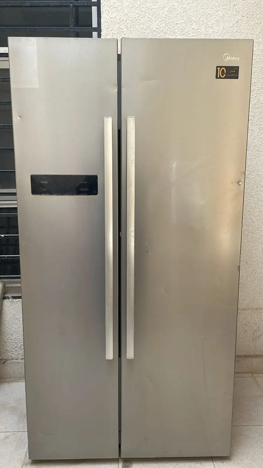 ثلاجة منزل – ديكور سينمائي - الصورة الرئيسية للإيجار | استأجر