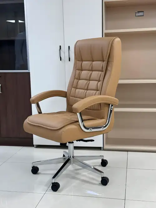 كرسي مكتبي متحرك فاخر باللون البيج – تصميم مريح مثالي للمكاتب والاجتماعات - صورة 2 للإيجار | استأجر
