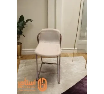 كرسي بار بيج بإطار معدني بتصميم مودرن وعصري للإيجار | استأجر