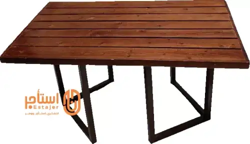طاولة خارجية رفية - ذات سطح خشبي وقاعدة حديدية مناسبة لأعياد الميلاد والمناسبات - صورة 2 للإيجار | استأجر