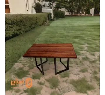 طاولة خارجية رفية - ذات سطح خشبي وقاعدة حديدية مناسبة لأعياد الميلاد والمناسبات للإيجار | استأجر