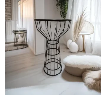 طاولة جانبية دائرية بسطح خشبي بجسم معدني مناسبة للاستقبالات والحفلات للإيجار | استأجر