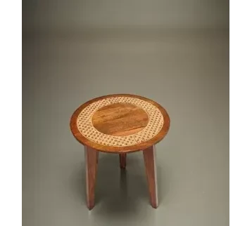 طاولة جانبية دائرية بتصميم فني للإيجار | استأجر