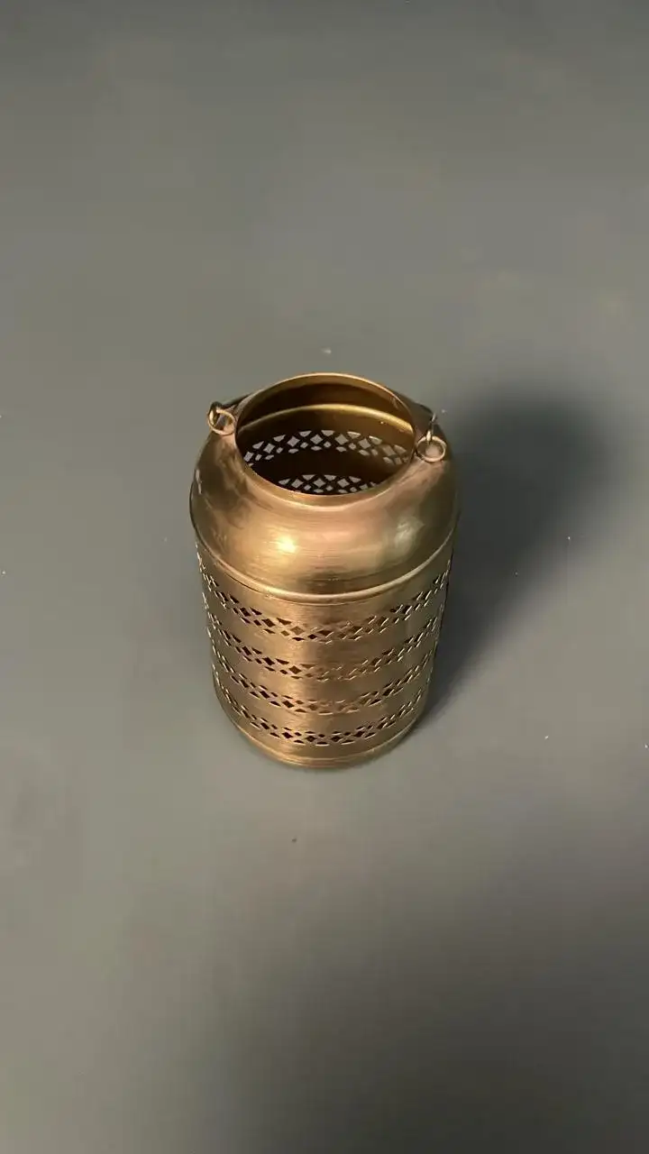 طقم حافظات شاي من الزجاج المزخرف – بروبس سينمائي  - الصورة الرئيسية للإيجار | استأجر