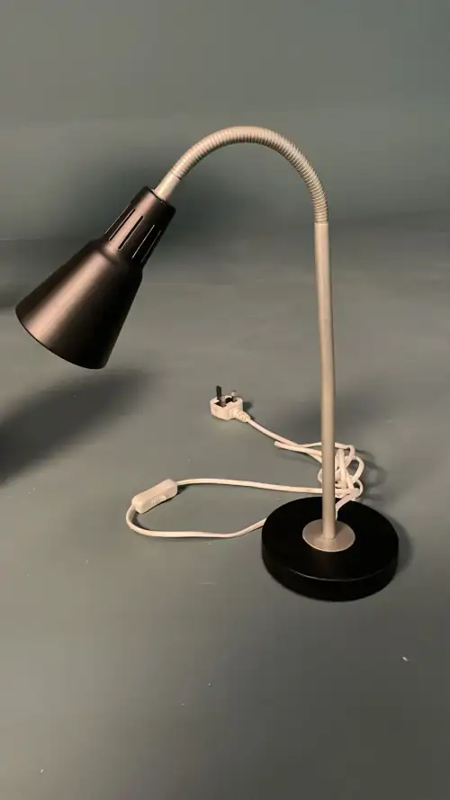 Desk Lamp – Cinematic Prop - Image 2 for rent | Estajer