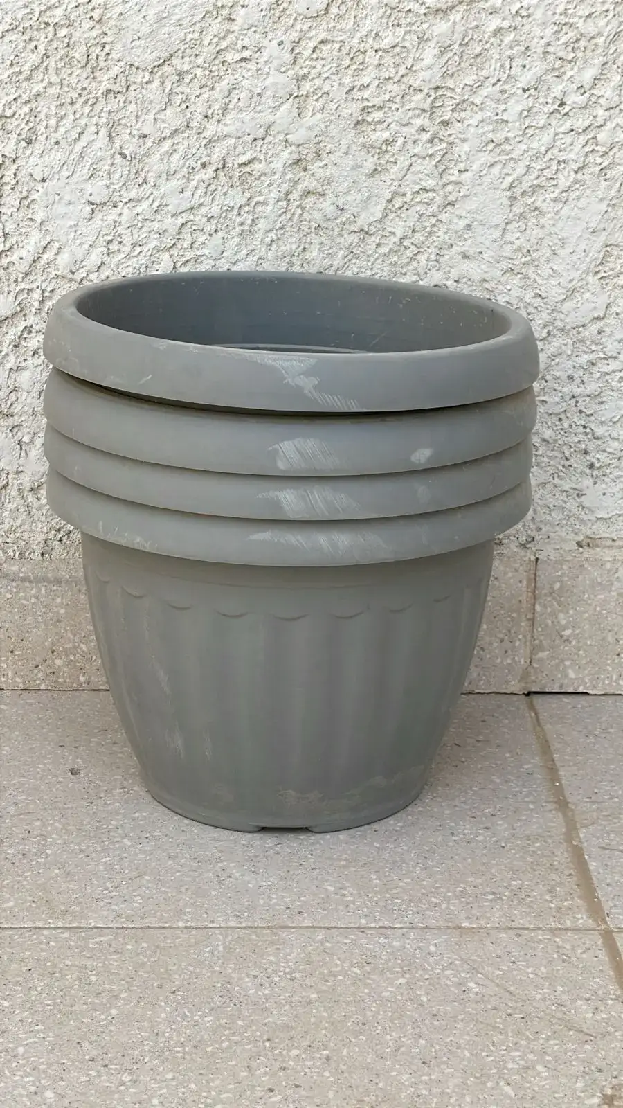 أحواض زراعة بلاستيك – ديكور سينمائي - Main image for rent | Estajer