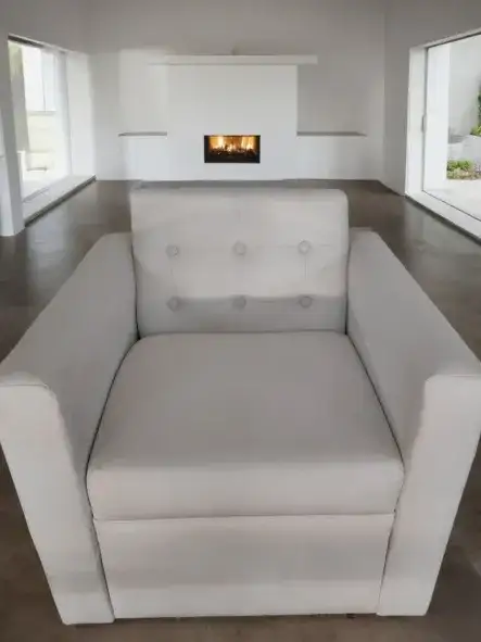 كنب رمادي مفرد مودرن بمساند جانبية مناسب للاستقبال والمناسبات - الصورة الرئيسية للإيجار | استأجر