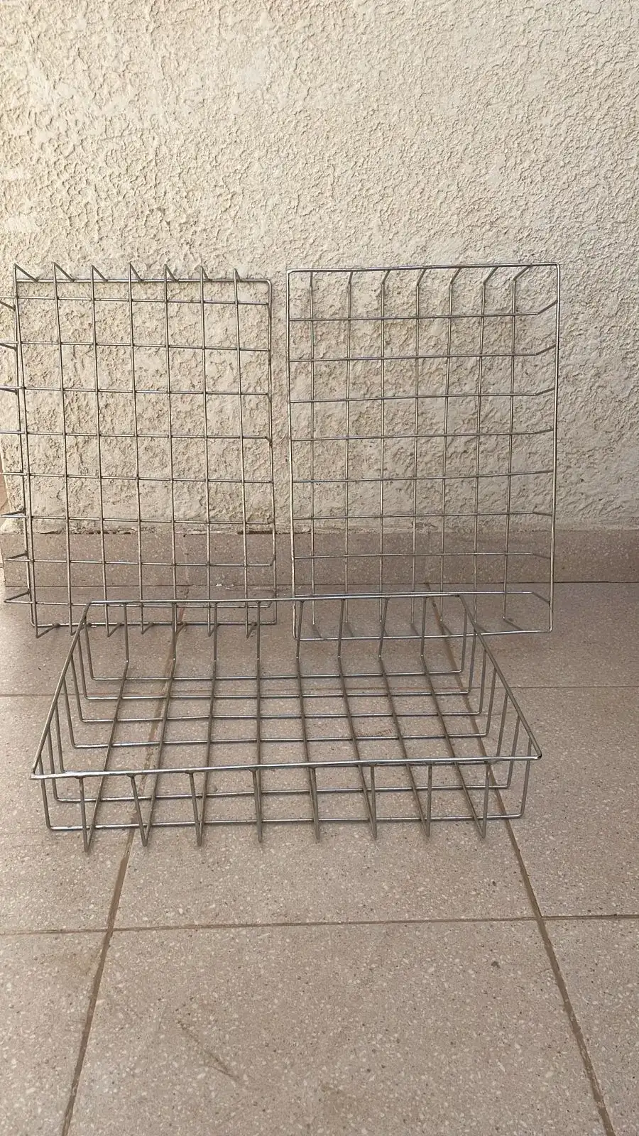 Metal Grid Fence – Cinematic Prop - Main image for rent | Estajer