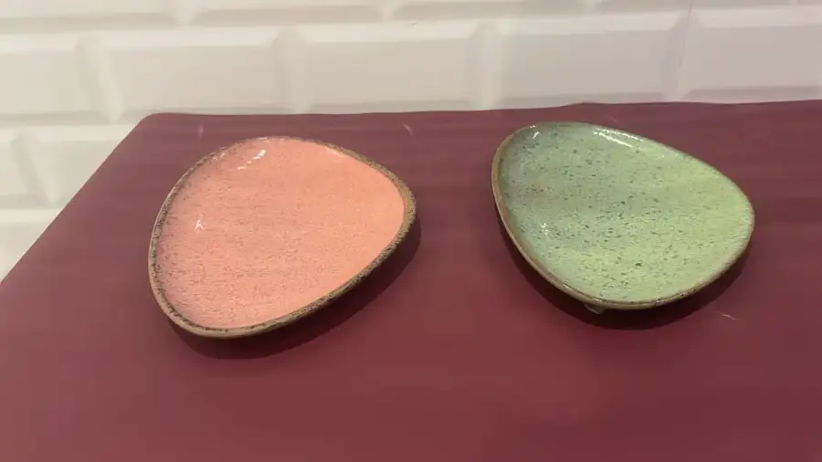 طقم صحون تقديم مودرن – بروبس تصوير - الصورة الرئيسية للإيجار | استأجر