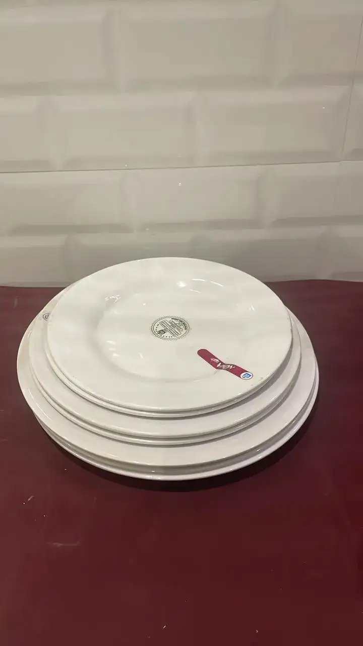 صحون أكل – بروبس سينمائي - الصورة الرئيسية للإيجار | استأجر