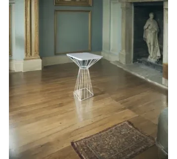 طاولة خدمة بإطار معدني أبيض للحفلات والمناسبات للإيجار | استأجر