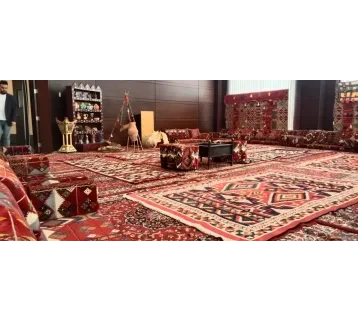 Popular corner  for rent | Estajer