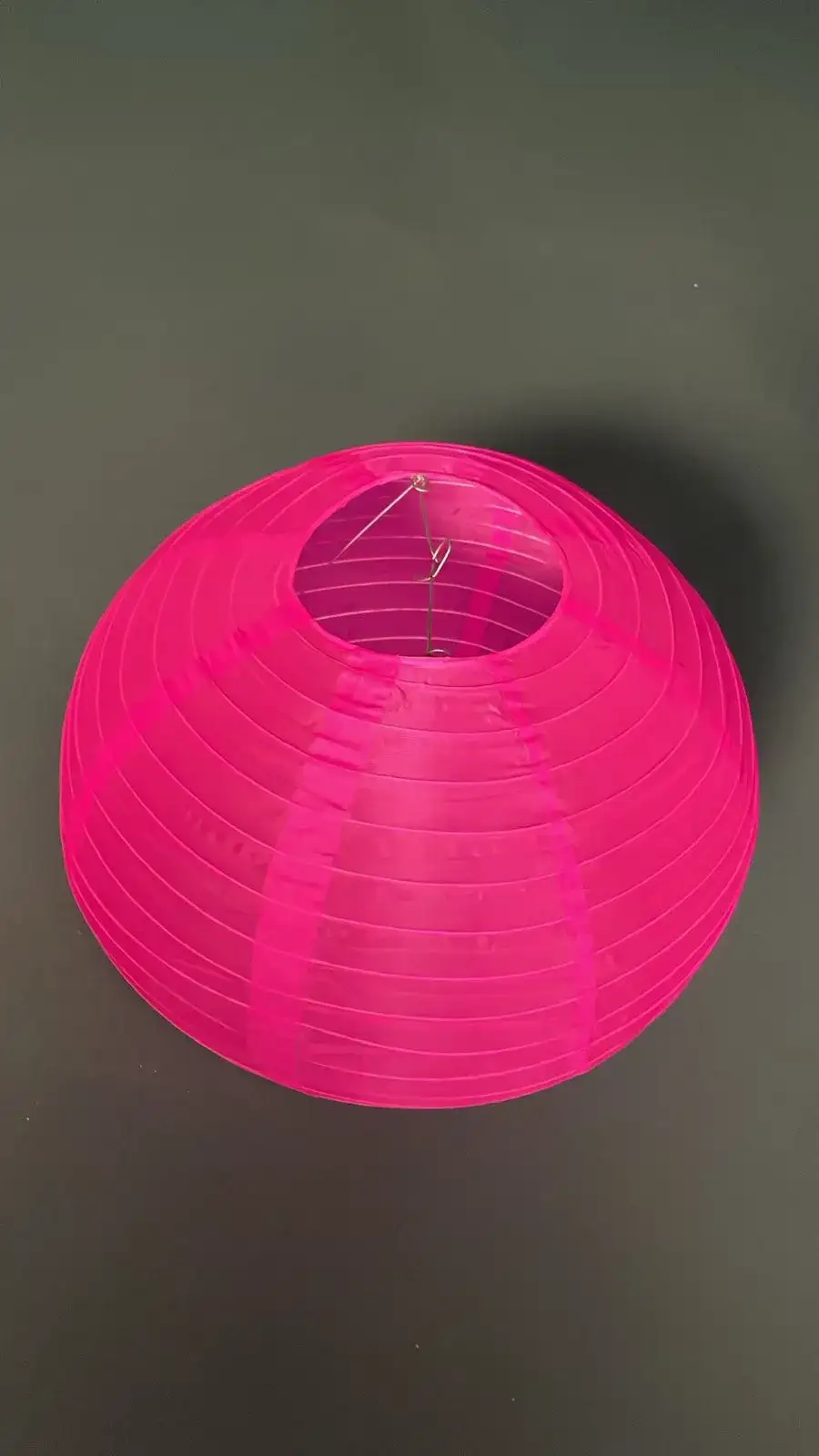 مصباح ورق صيني زهري – بروبس سينمائي  - الصورة الرئيسية للإيجار | استأجر