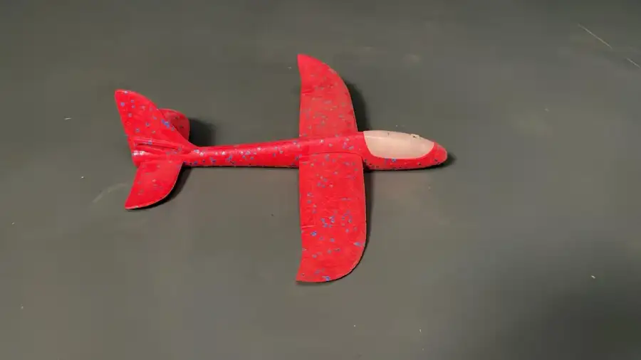 قطعة ديكور حديثة على شكل طائرة – بروبس سينمائي  - الصورة الرئيسية للإيجار | استأجر