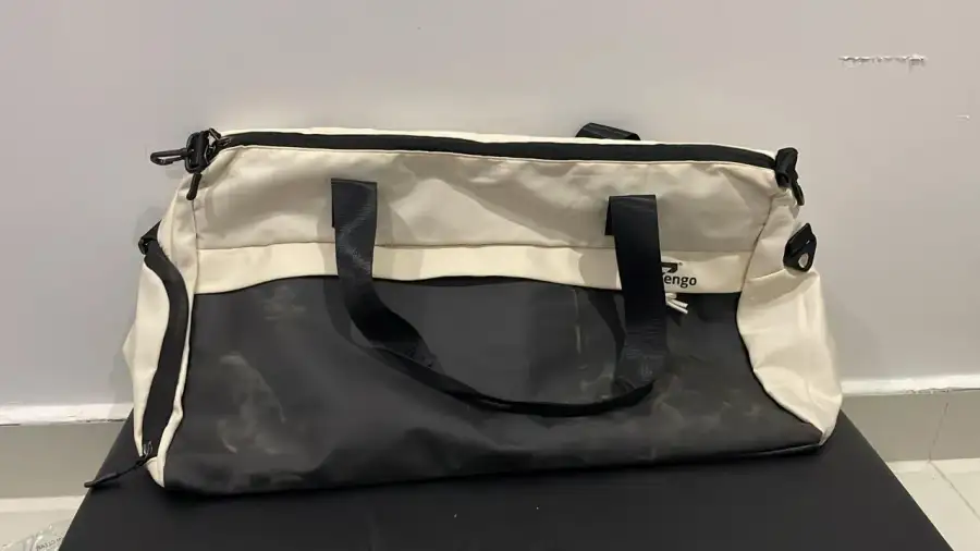 شنطة رياضية – ديكور تصوير سينمائي - الصورة الرئيسية للإيجار | استأجر