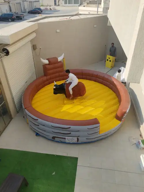 لعبة الثور الميكانيكي الشيقة - هل يمكنك البقاء على ظهر الثور؟ 68 - صورة 2 للإيجار | استأجر