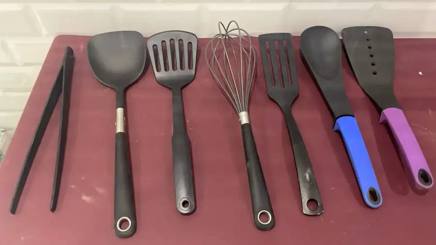 Spoon Set – Film Production Props - Main image for rent | Estajer