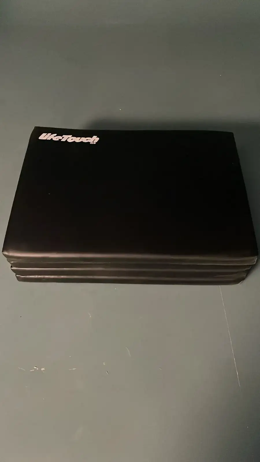 مرتبة رياضية سوداء – بروب تصوير سينمائي - الصورة الرئيسية للإيجار | استأجر