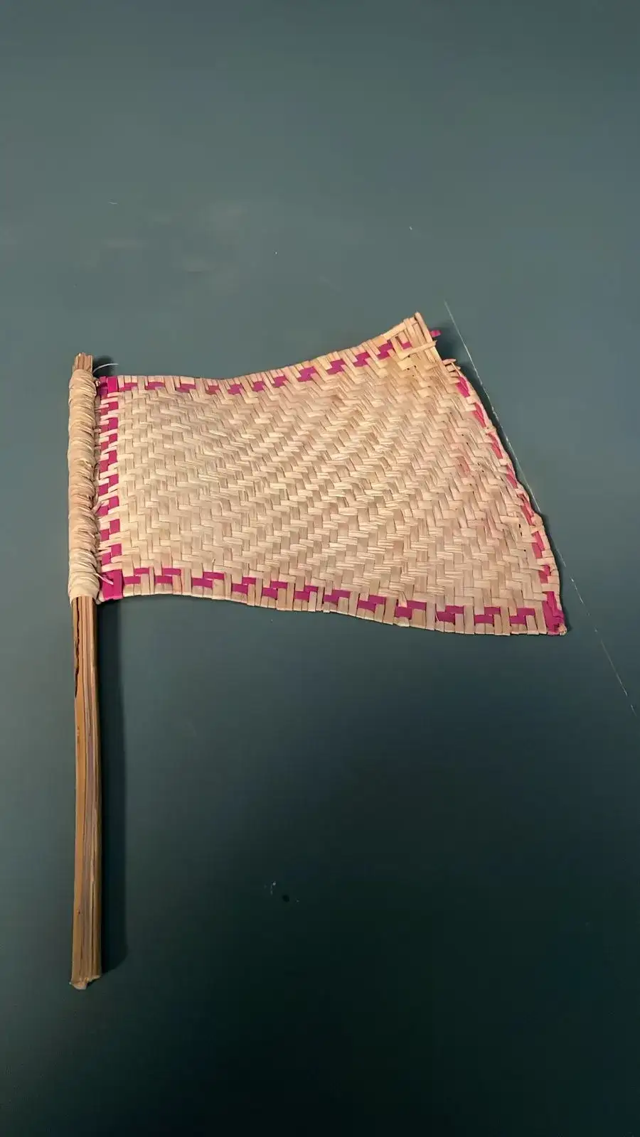 مهفّة صغيرة – بروبس (Props) سينمائية - الصورة الرئيسية للإيجار | استأجر