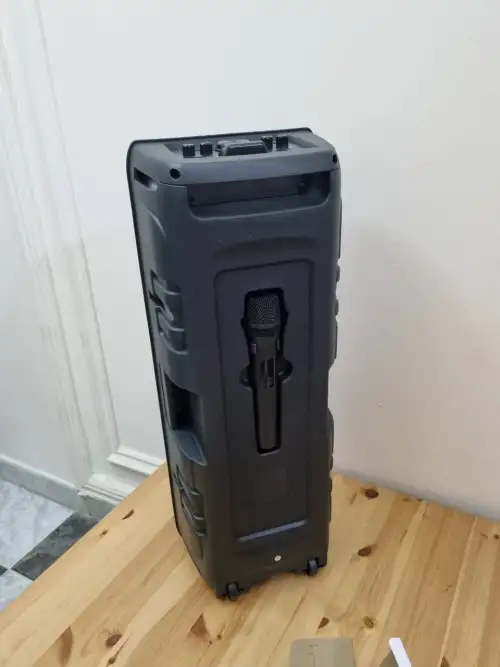 Microphone and Speakers - Image 4 for rent | Estajer