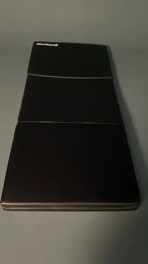 مرتبة رياضية سوداء – بروب تصوير سينمائي - صورة 2 للإيجار | استأجر