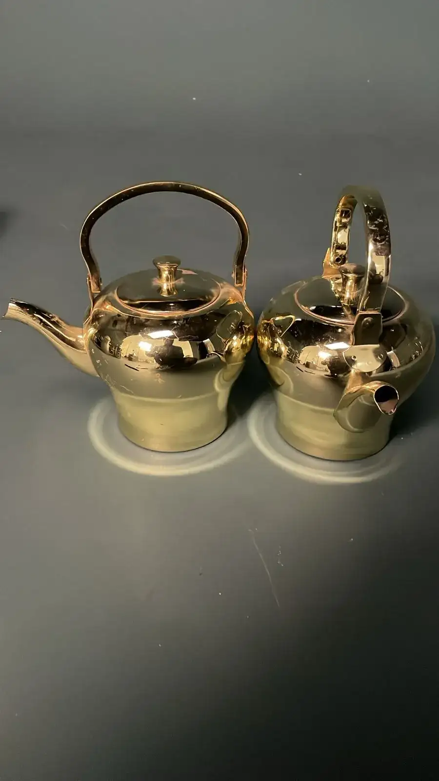 إبريق شاي مودرن – بروب تصوير سينمائي - الصورة الرئيسية للإيجار | استأجر