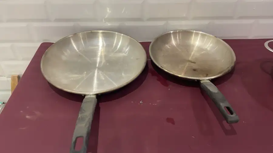 Frying Pan Set – Film Production Props - Main image for rent | Estajer