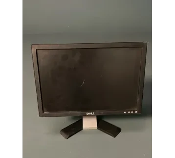 شاشة كمبيوتر مكتبي – ديكور تصوير سينمائي للإيجار | استأجر