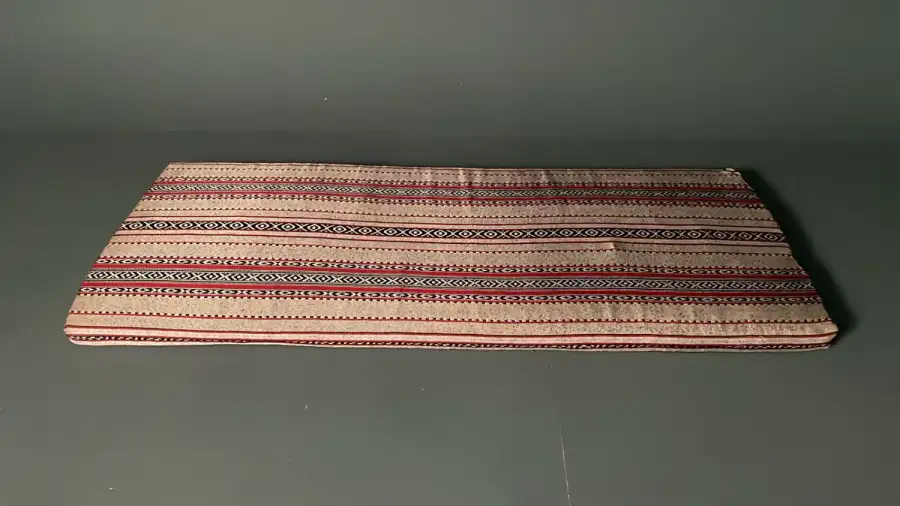 فرشة أرضية بطابع قديم – ديكور تصوير سينمائي - الصورة الرئيسية للإيجار | استأجر